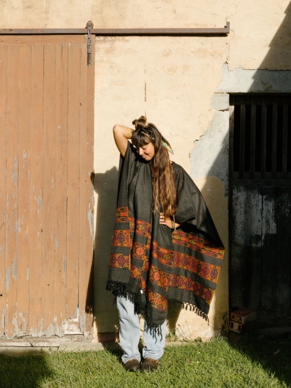 SHIMLA GRIS PONCHO 2