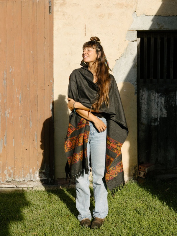 SHIMLA GRIS PONCHO