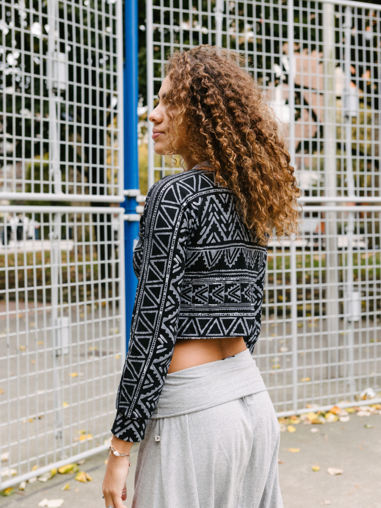 ETHNIC AND CLASSIC T-SHIRT