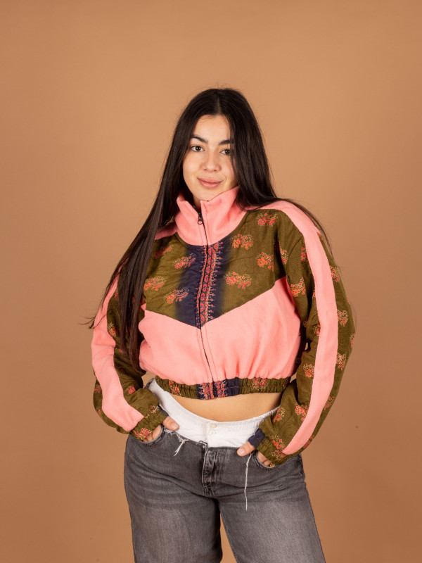CHAQUETA PICOS CROP CHICLE 04