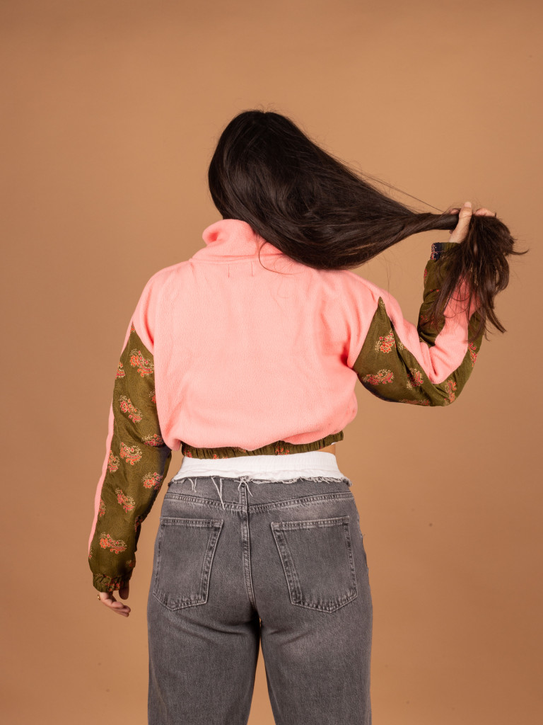 CHAQUETA PICOS CROP CHICLE 04