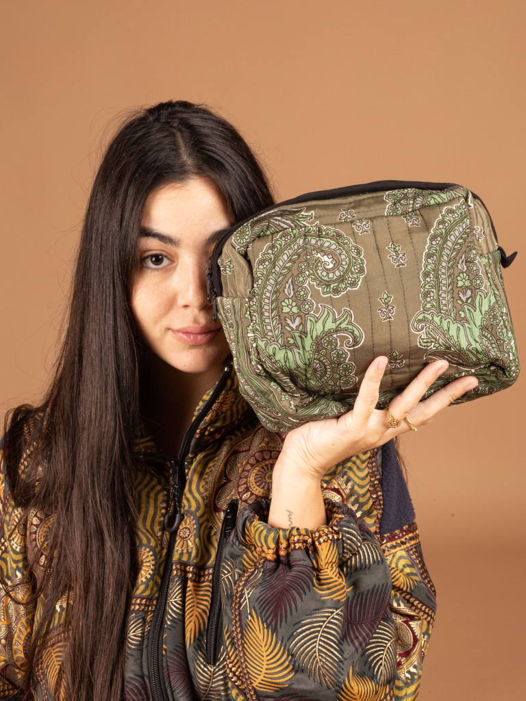 NECESER INDIA PEQUEÑO 40