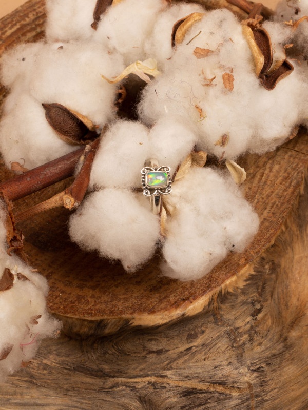ANILLO QUEEN PIEDRA LUNAR