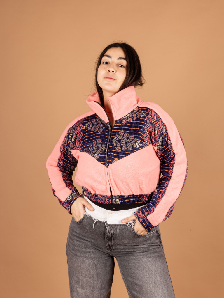 CHAQUETA PICOS CROP CHICLE 024