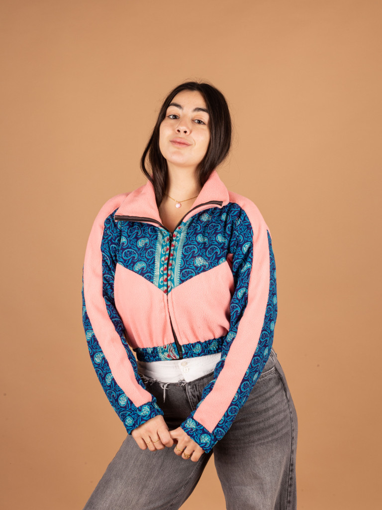 CHAQUETA PICOS CROP CHICLE 026