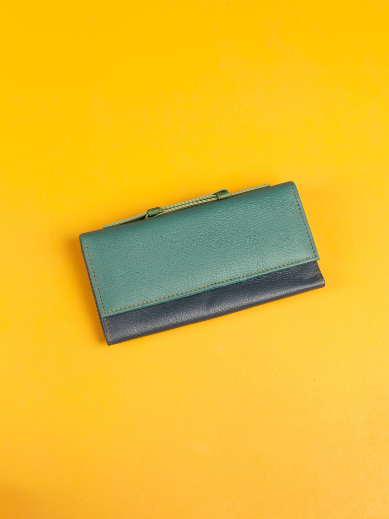 COLOURS SPICE WALLET 010