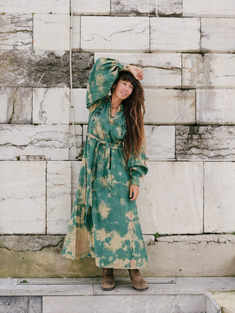 VESTIDO EL AÑO DE LA SERPIENTE ROCK...