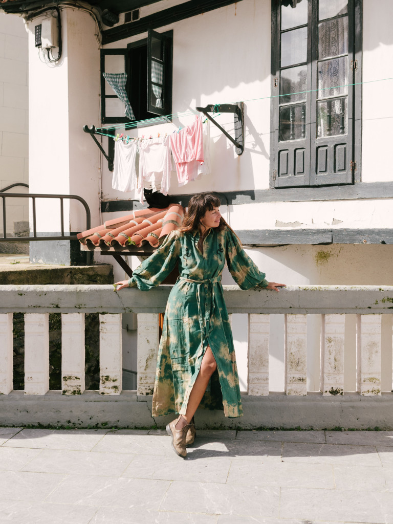 VESTIDO EL AÑO DE LA SERPIENTE ROCK...