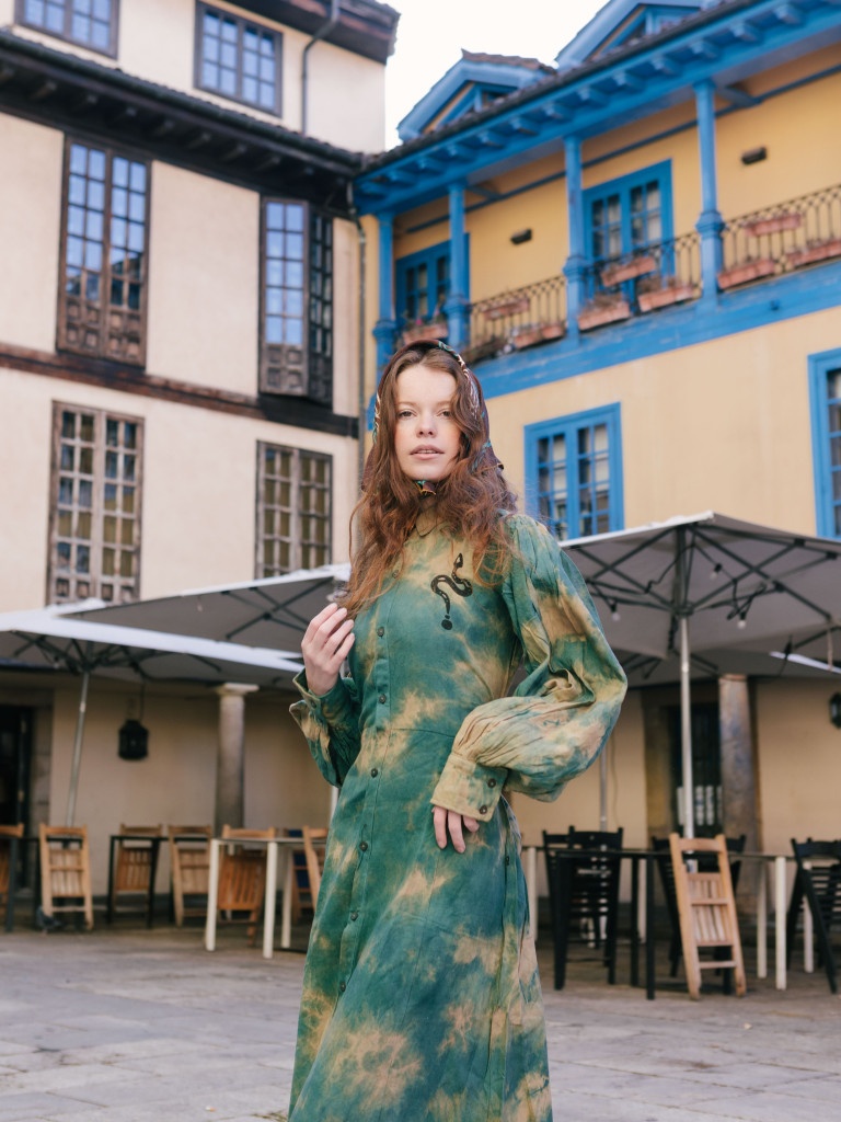 VESTIDO EL AÑO DE LA SERPIENTE ROCK...