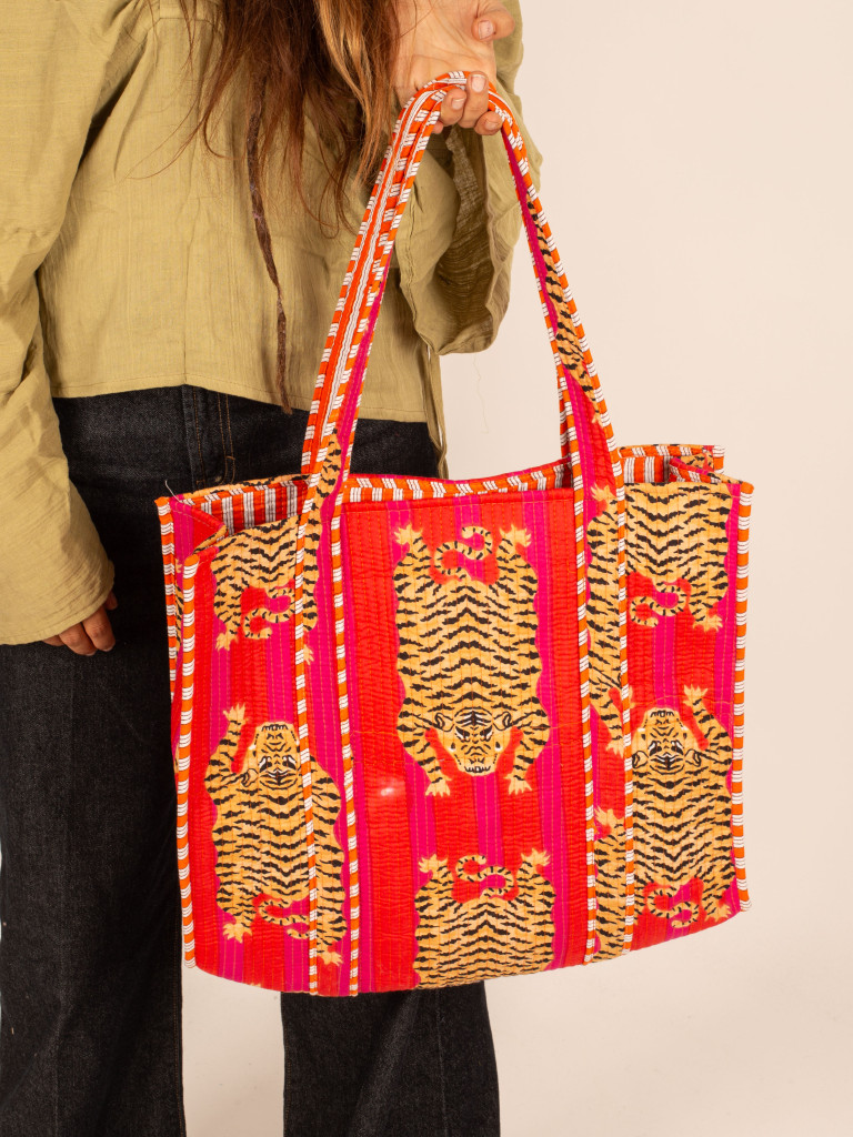 ADVENTURE TRAVEL BAG 01