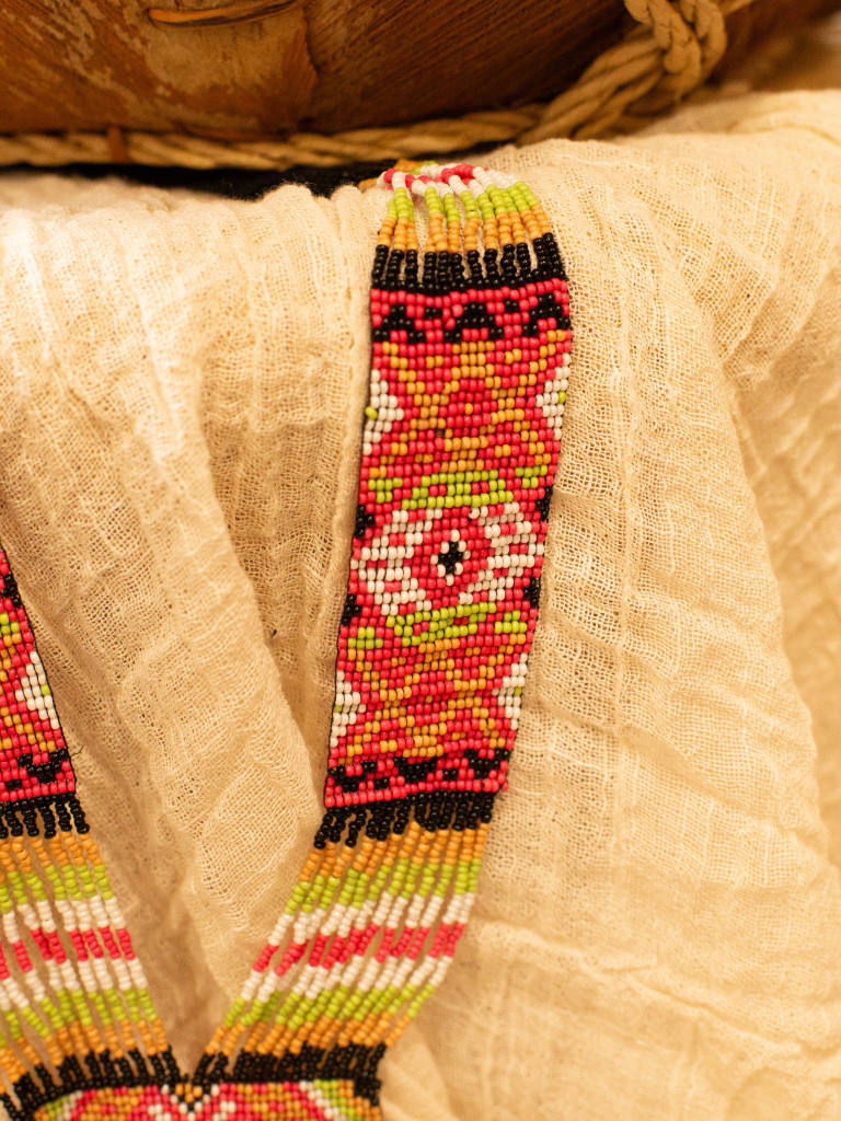 COLLAR CANTO TRIBAL 013