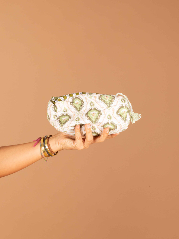 NECESER INDIA PEQUEÑO 49