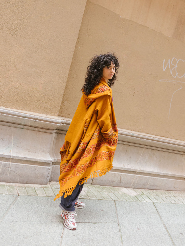 CHAQUETA LARGA OCASO MUSTARD