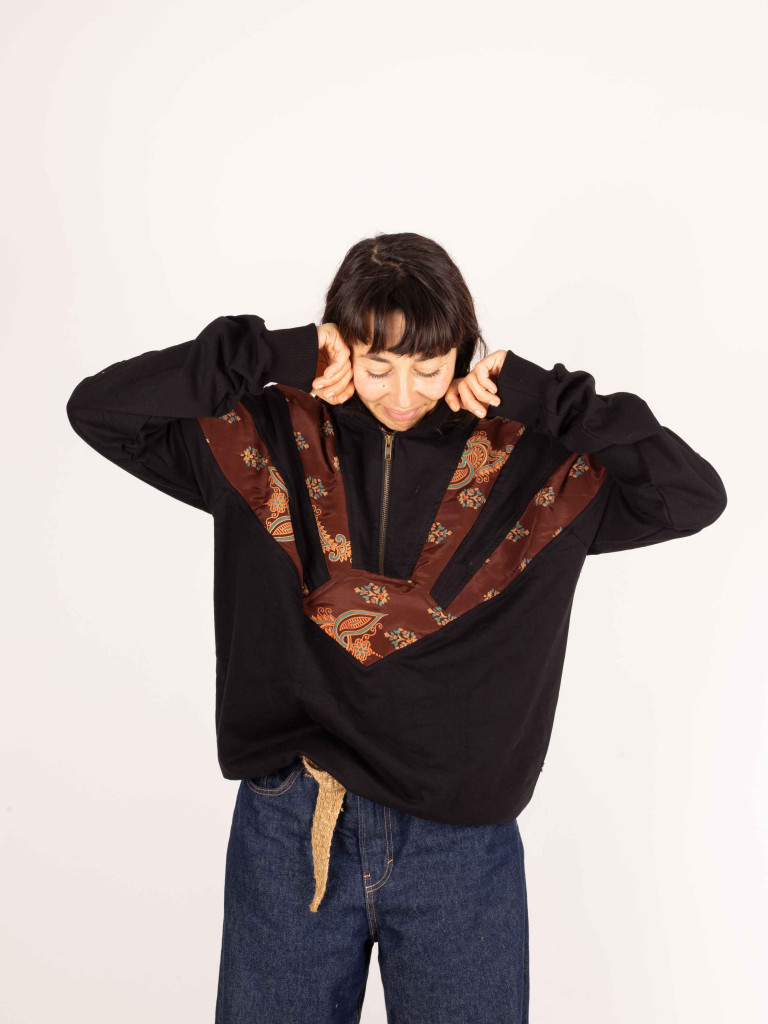 SUDADERA RAYOS DE LUZ 059