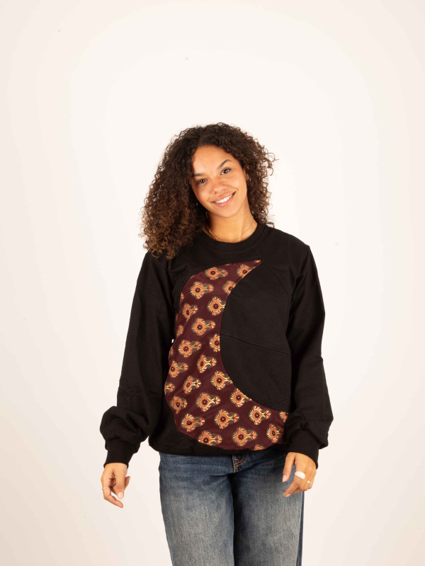 SUN AND MOON BLACK SWEATSHIRT 05