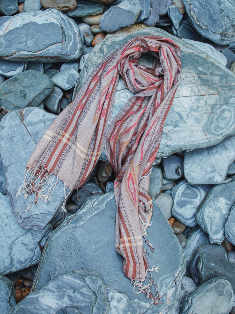 PAÑUELO KAFKA BROWN