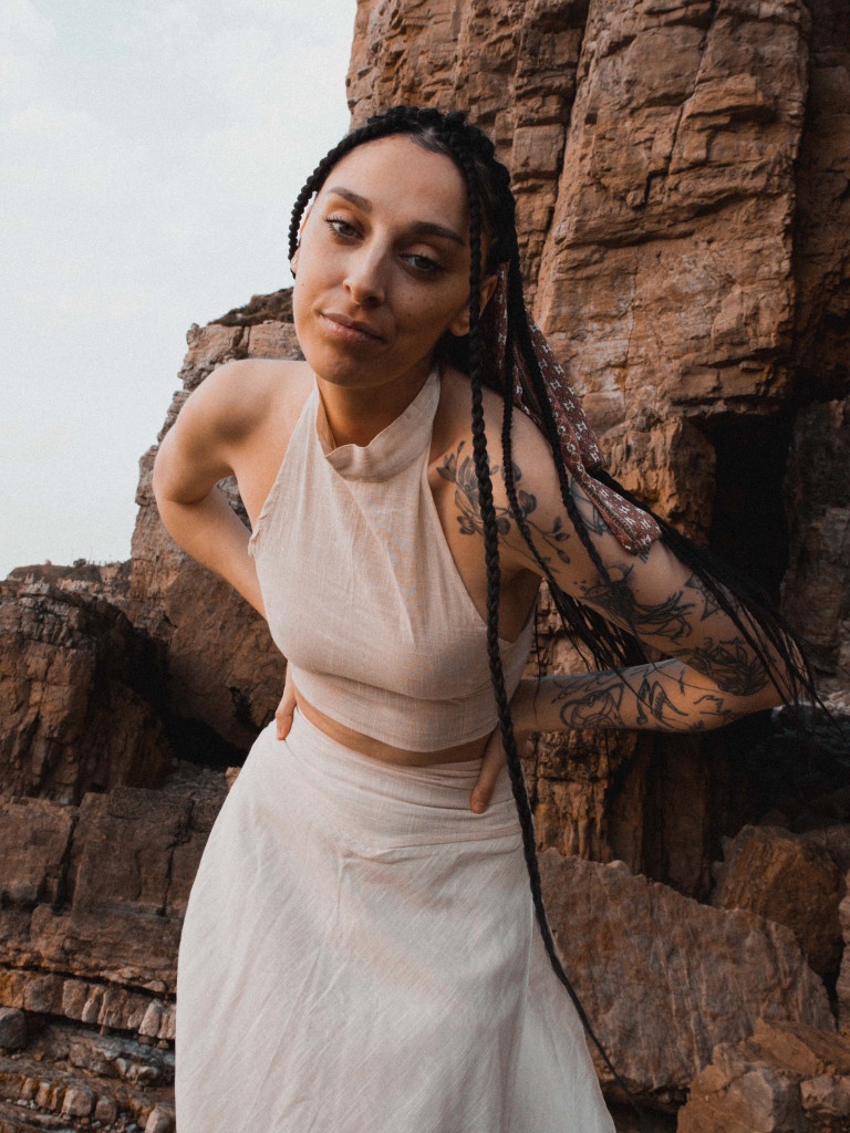 HAMANASU WHITE TSHIRT