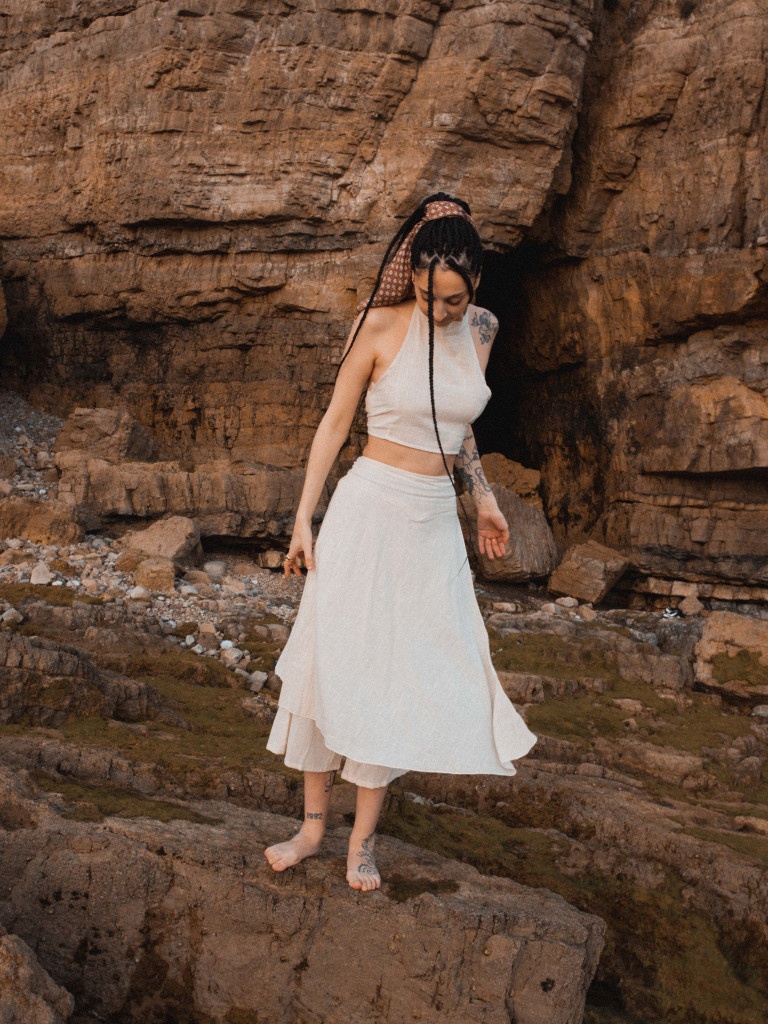 HAMANASU WHITE TSHIRT