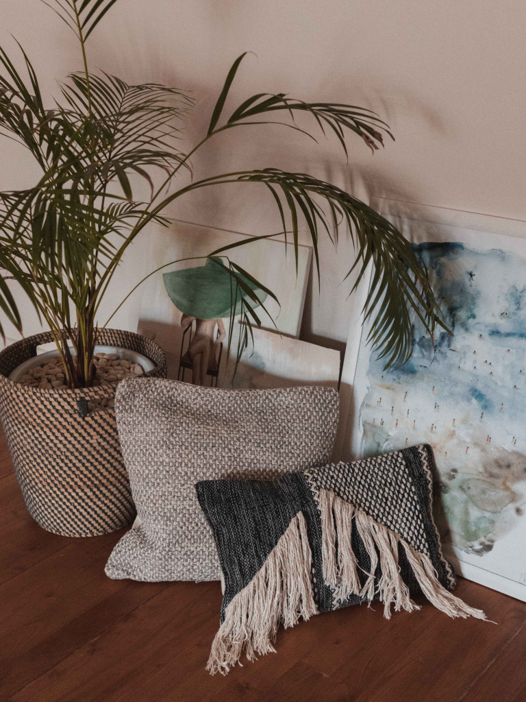 MATHURA CUSHION COVER