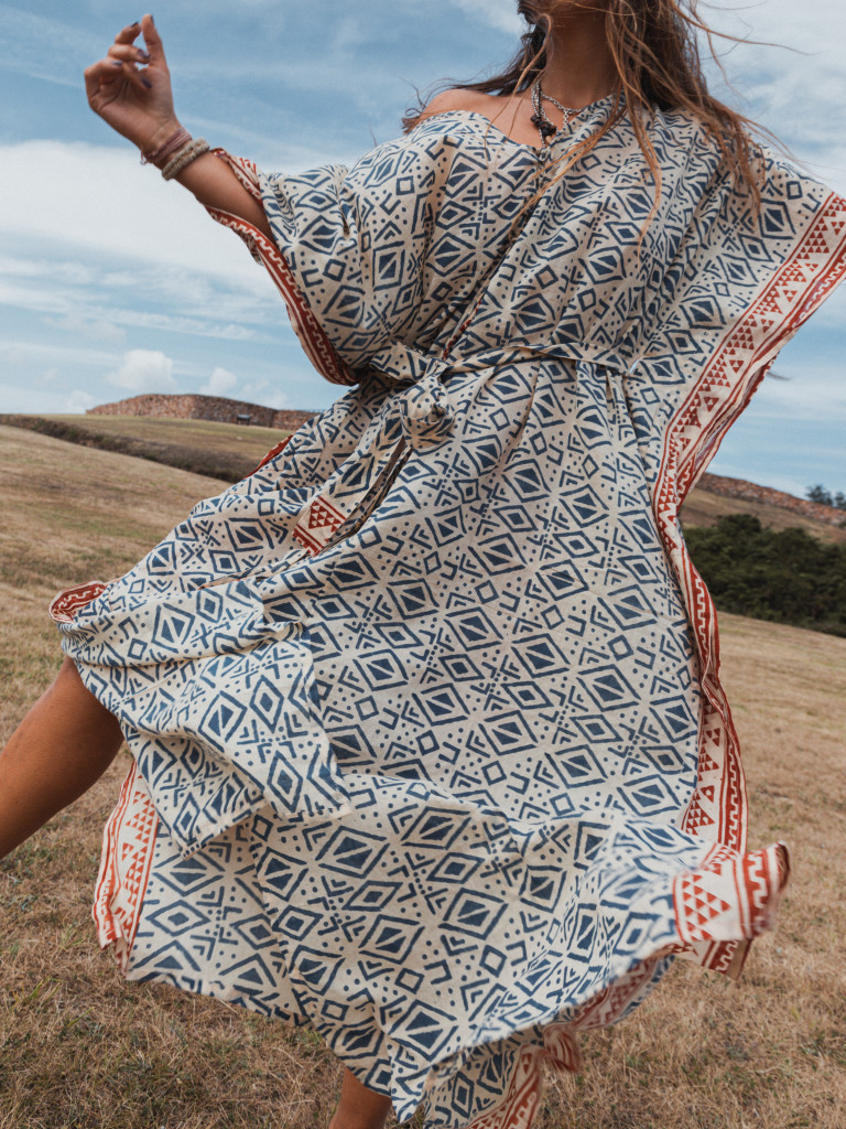 NUESTRA MAGIA HANDBLOCK DRESS KAFTAN Sustainable Hippie Clothing Wanderlove.es