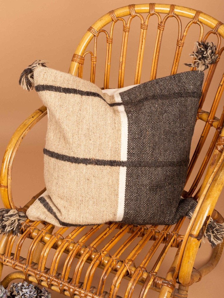 KILIM CUSHION COVER 03