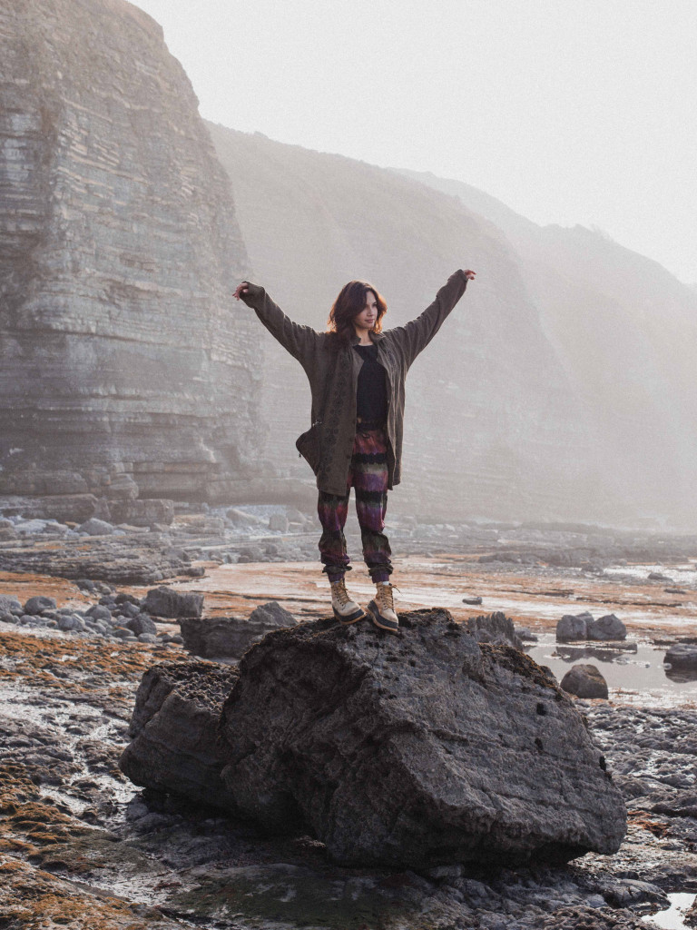 CHAQUETA LARGA KAHLÚA BROWN