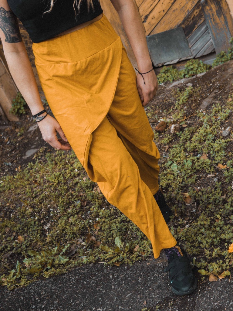 BUTTERFLY MUSTARD TROUSERS