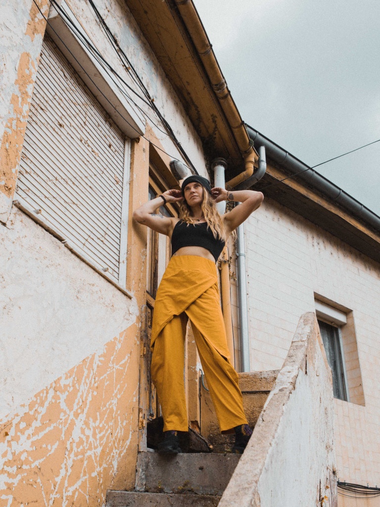 BUTTERFLY MUSTARD TROUSERS