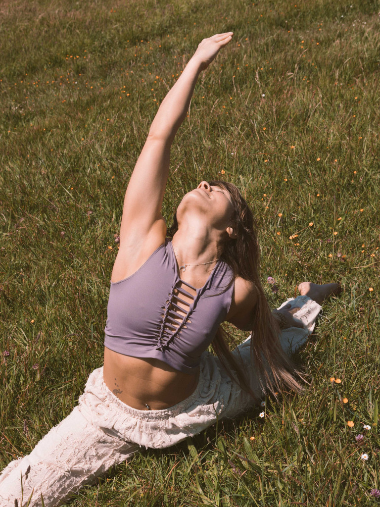 TOP YOGA HANUMANASANA