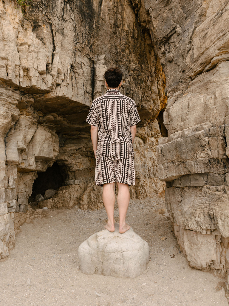 LA PLAYA BLACK SHORT TROUSERS / BERMUDA