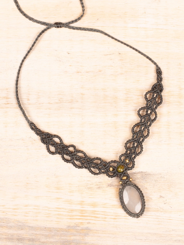 COLLAR MACRAMÉ 16