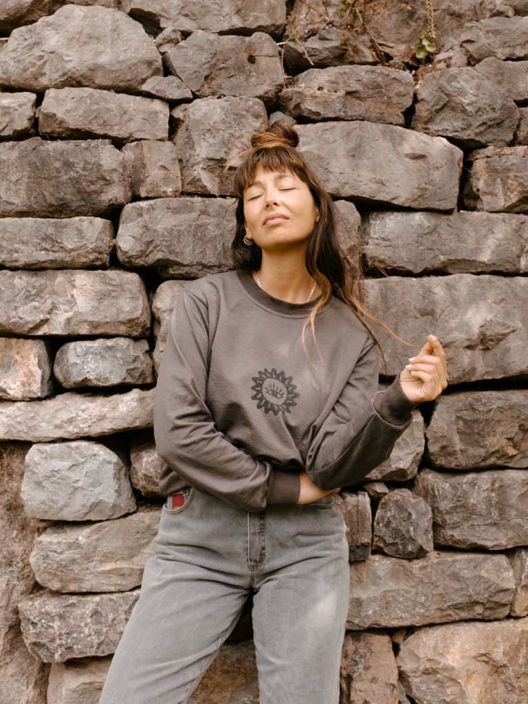 SUDADERA " EL SOL CURA "