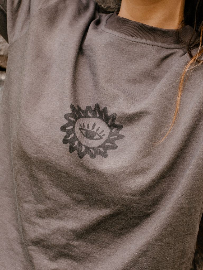 SUDADERA " EL SOL CURA "